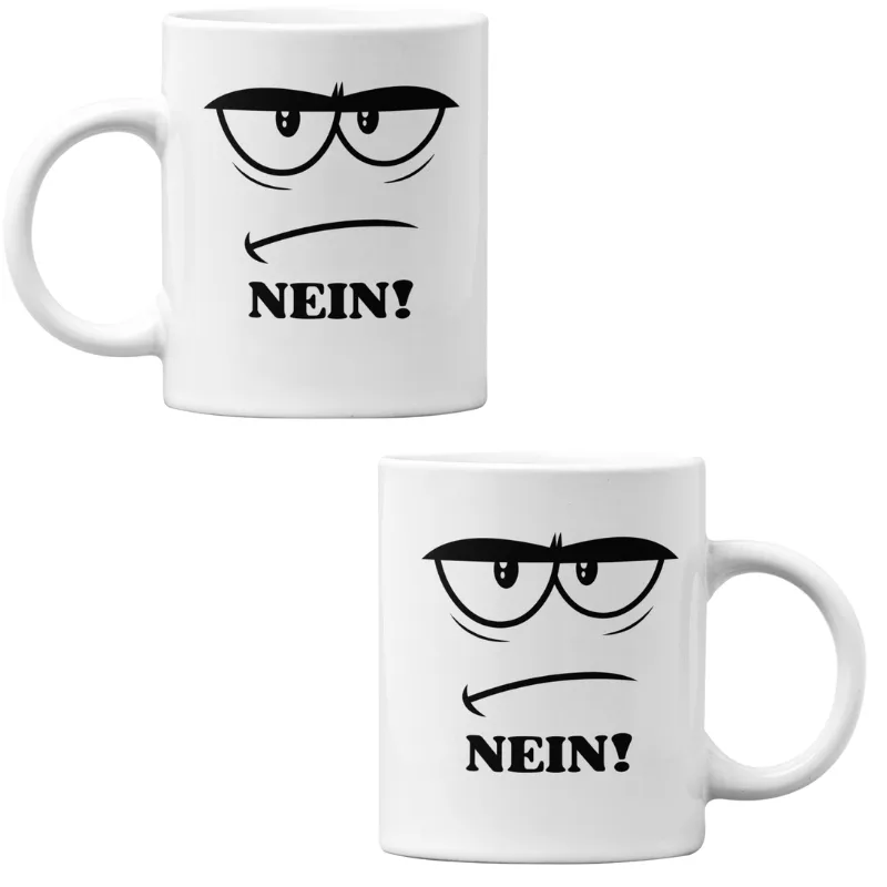 Weiße Kaffeetasse mit einem genervten Comic-Gesicht, das dicke Augenbrauen und einen schmalen Strichmund zeigt, ergänzt durch das groß geschriebene Wort „NEIN!“.